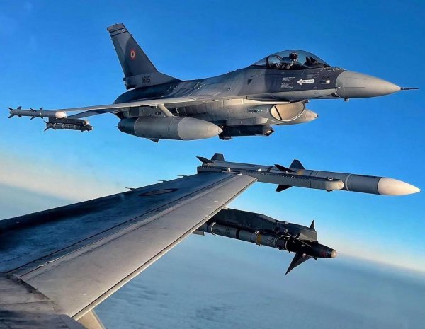 牛融网 北约战机终于出手，F-16突然开火：与俄军发生两轮激烈战斗